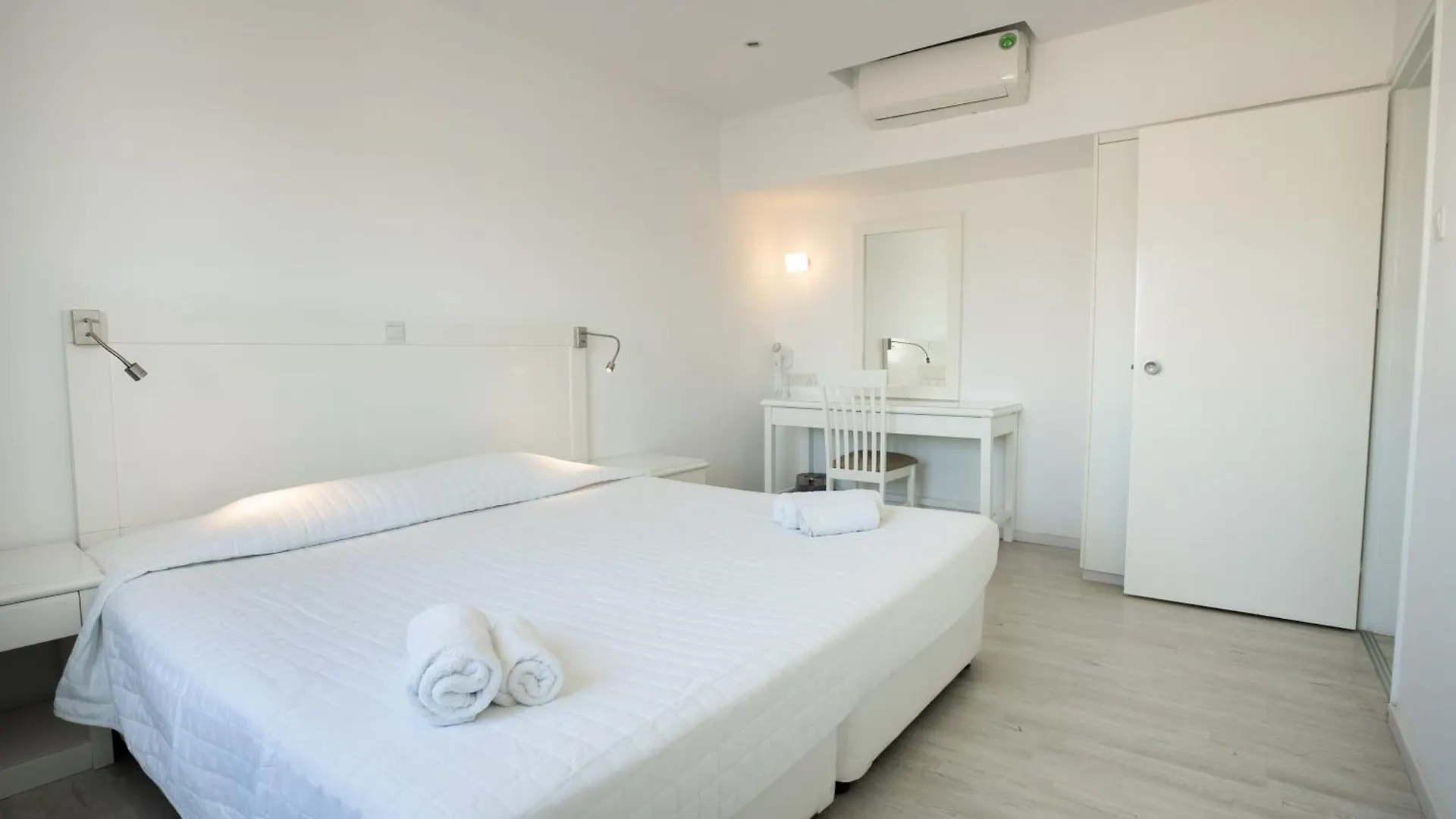 Liquid Hotel Apartments Ajía Nápa