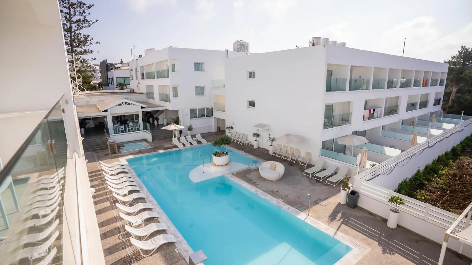 Liquid Hotel Apartments Ajía Nápa 3*,  Ciprus