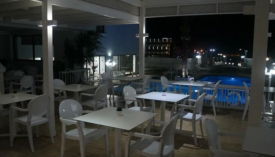 Liquid Hotel Apartments Ajía Nápa
